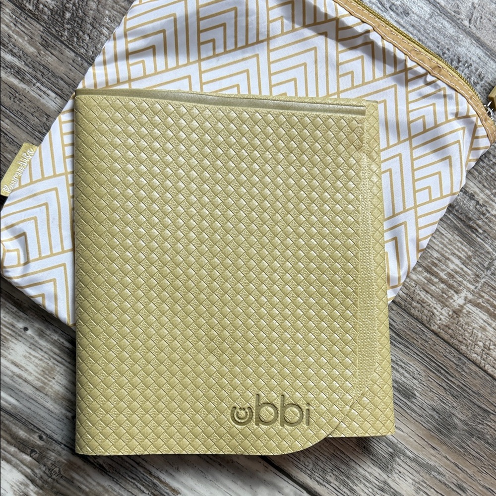 Geometric Pattern Changing Mat and Bag - Picture 4 of 10
